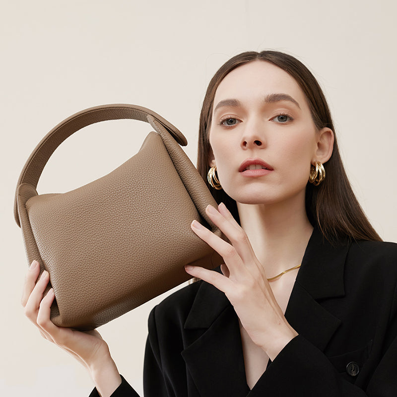 Top layer cowhide versatile handbag niche high-end shoulder messenger bag