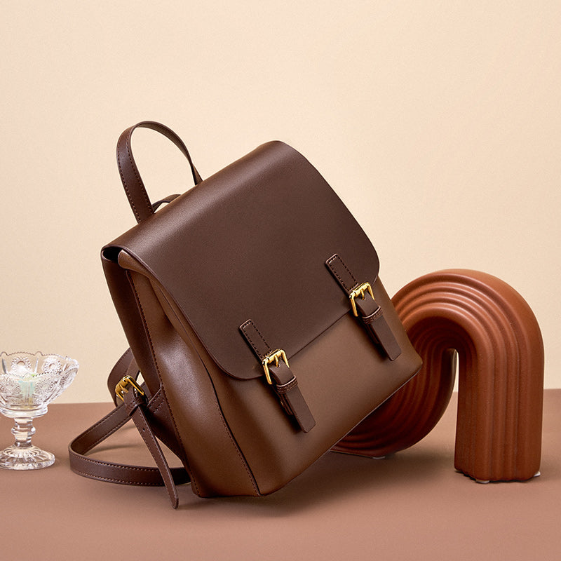 Simple European and American retro backpack