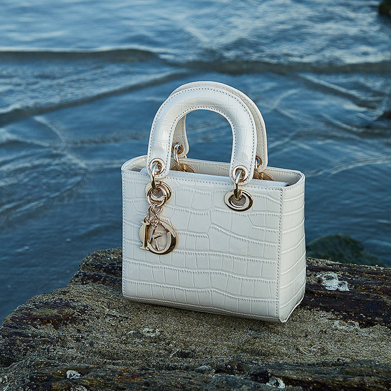 Genuine leather Princess Diana crossbody bag fashionable and versatile handbag shoulder bag