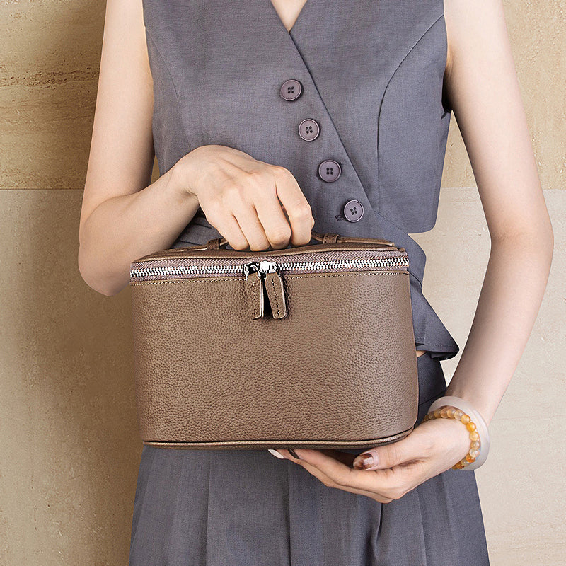 Genuine leather multi-compartment cosmetic bag, large capacity toiletry bag, high-end cowhide storage bag