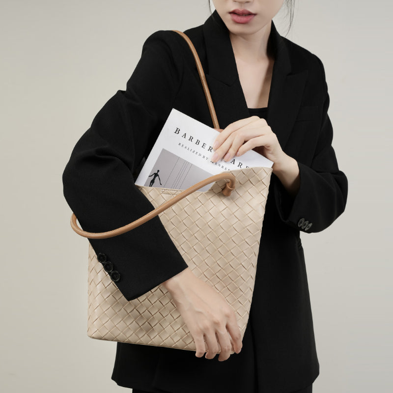 New Tote Bag Women's Bag Fashion Braided Large Capacity Simple Cowhide Shoulder Handbag