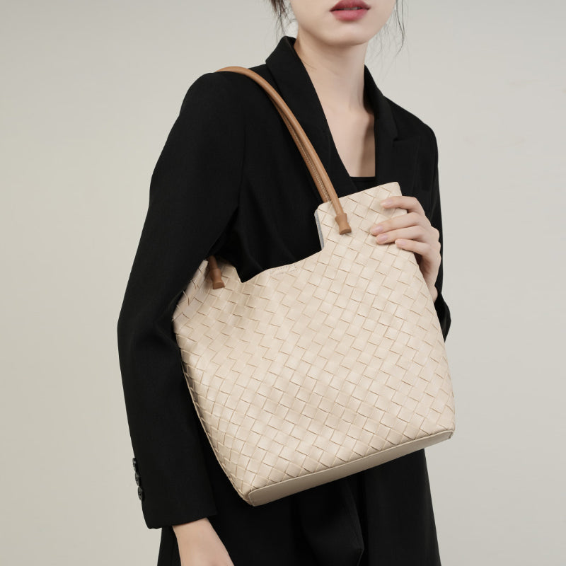 New Tote Bag Women's Bag Fashion Braided Large Capacity Simple Cowhide Shoulder Handbag
