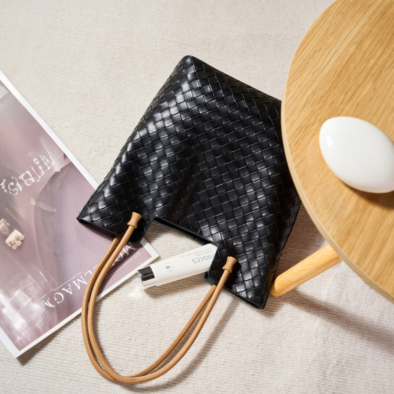 New Tote Bag Women's Bag Fashion Braided Large Capacity Simple Cowhide Shoulder Handbag