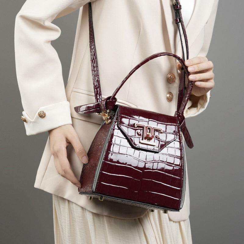 Genuine leather niche design cigarette case bag light luxury crocodile pattern handheld shoulder crossbody bag