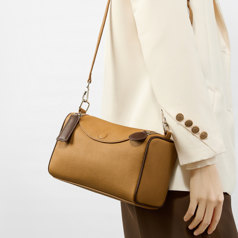 Top layer cowhide pillow bag versatile simple shoulder messenger bag Boston underarm bag