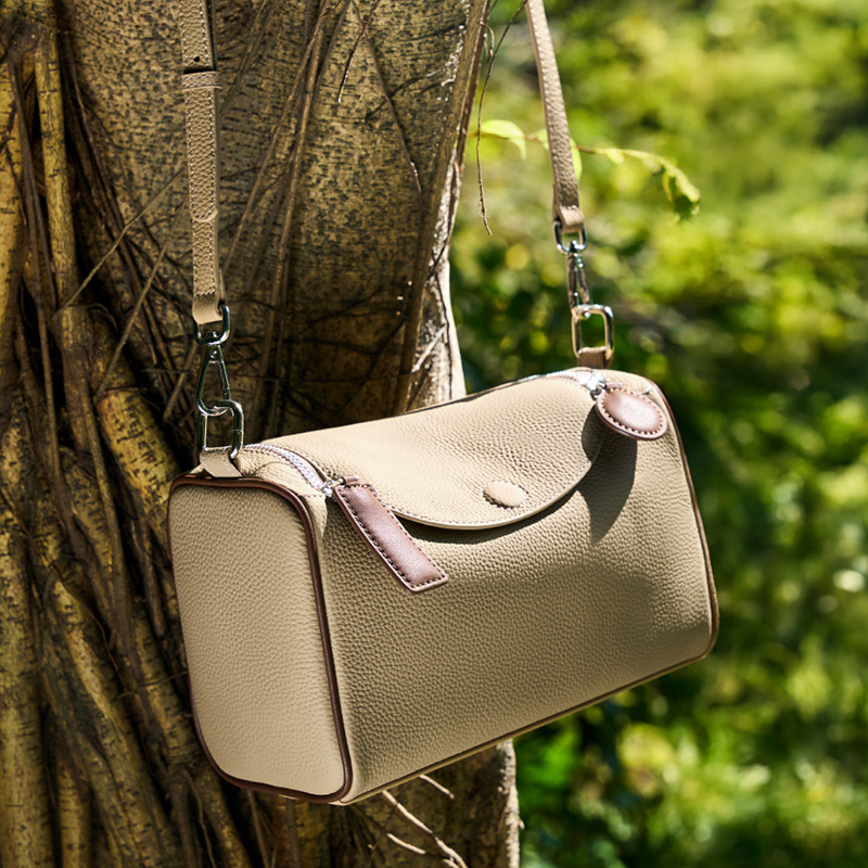 Top layer cowhide pillow bag versatile simple shoulder messenger bag Boston underarm bag