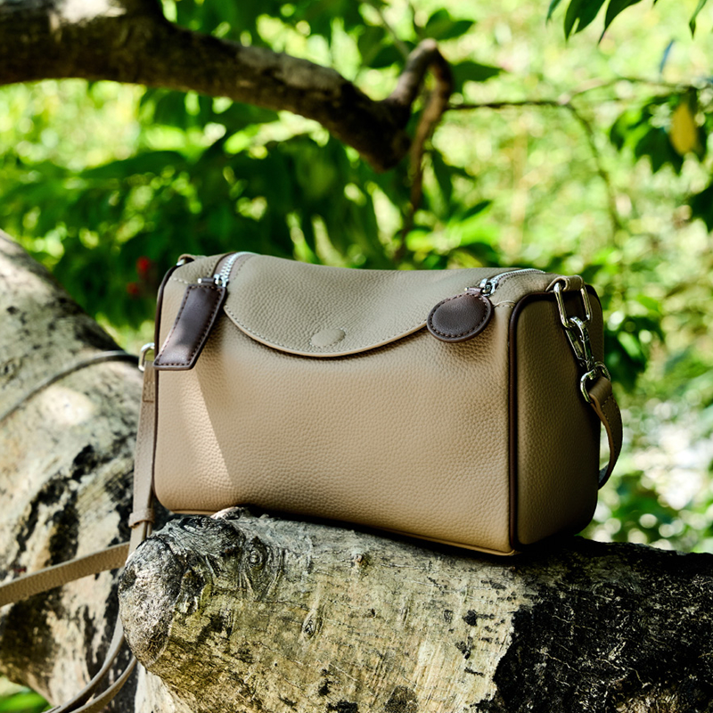 Top layer cowhide pillow bag versatile simple shoulder messenger bag Boston underarm bag