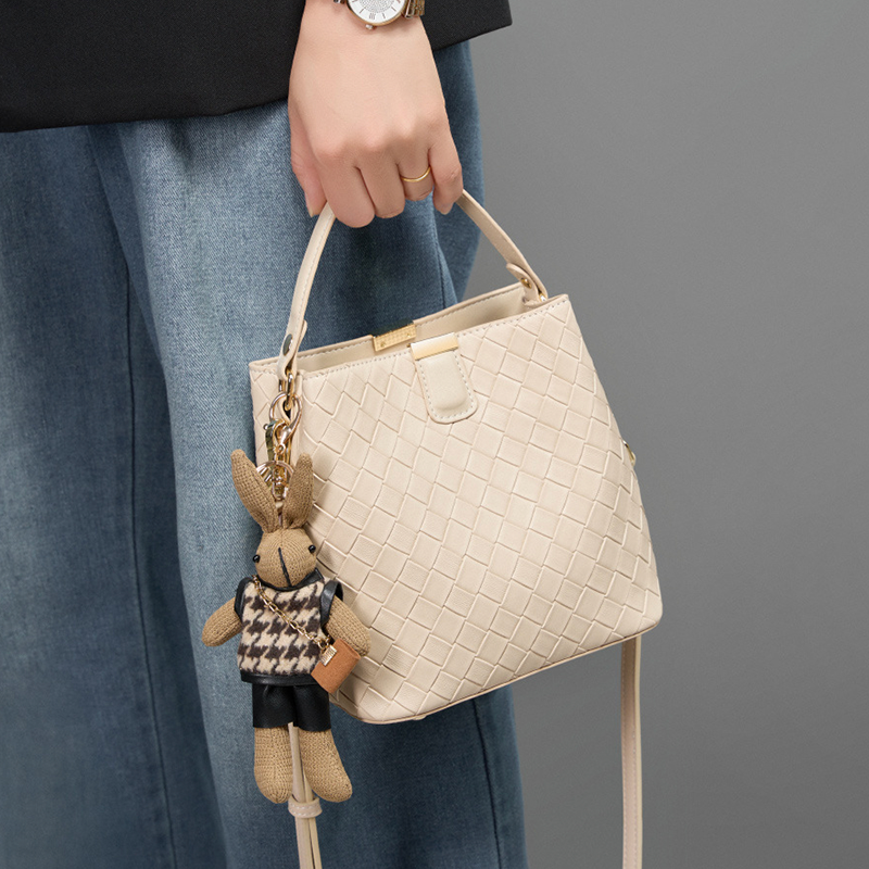 Genuine leather woven bucket bag large capacity shoulder crossbody bag trendy handbag