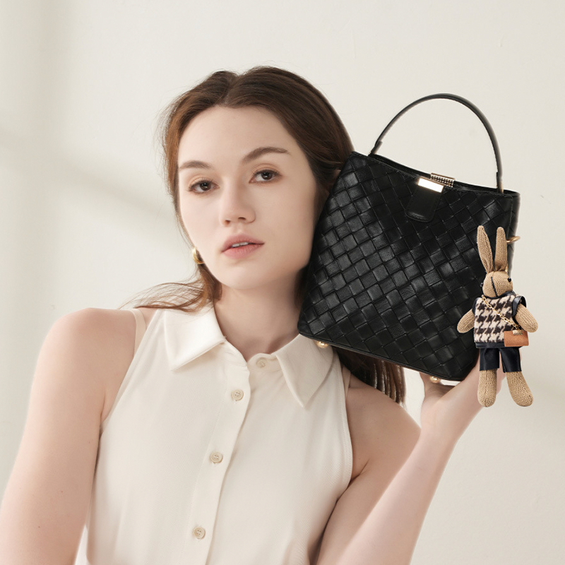 Genuine leather woven bucket bag large capacity shoulder crossbody bag trendy handbag