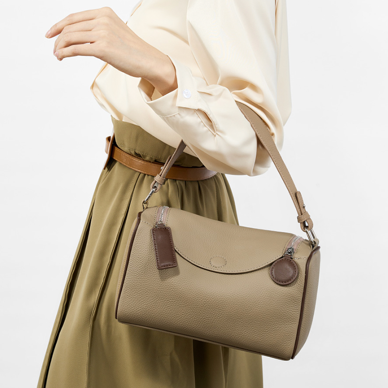 Top layer cowhide pillow bag versatile simple shoulder messenger bag Boston underarm bag