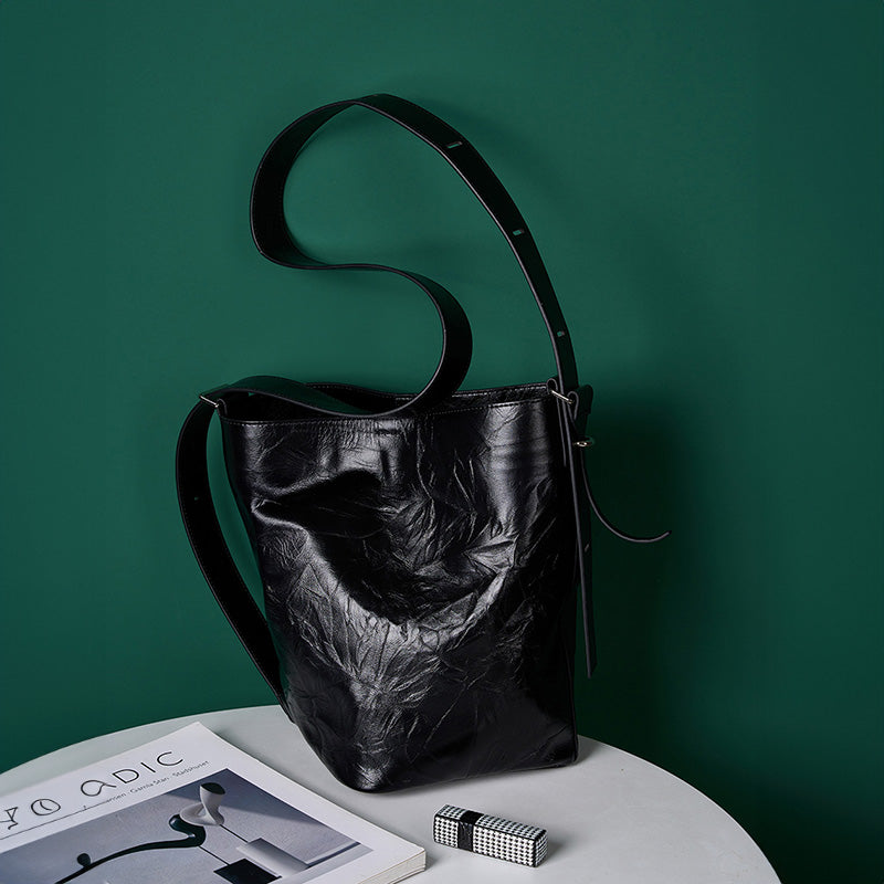 Lazy and comfortable wrinkled bucket bag first layer cowhide women's high-grade tote bag
