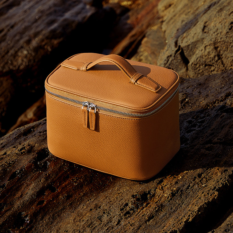 Genuine leather multi-compartment cosmetic bag, large capacity toiletry bag, high-end cowhide storage bag