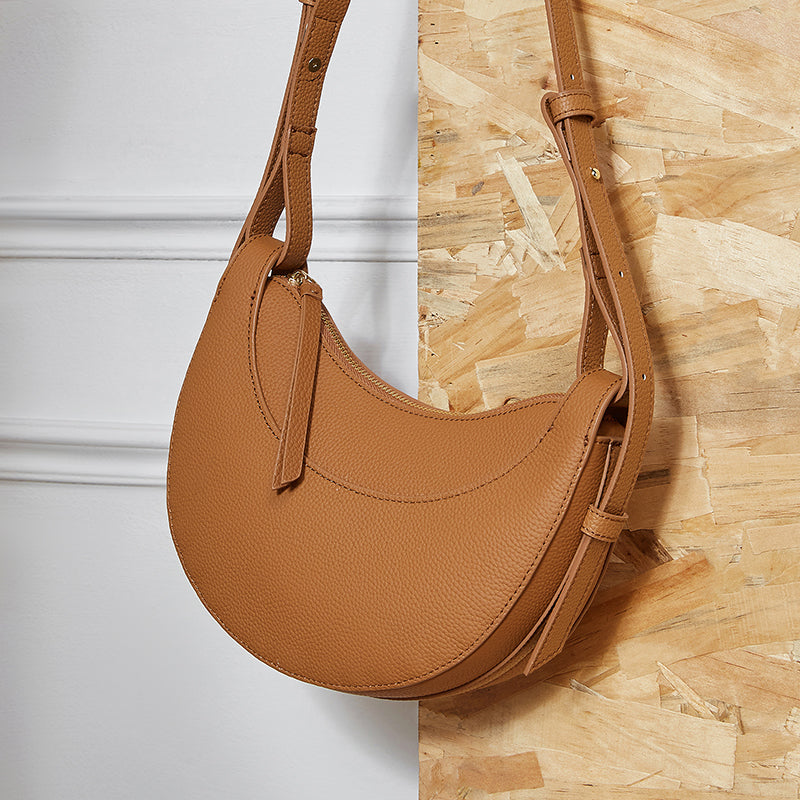 Genuine leather messenger bag niche design high-quality texture one-shoulder crescent bag underarm saddle bag