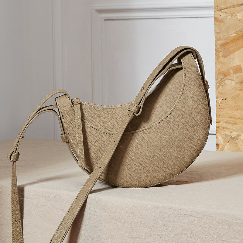 Genuine leather messenger bag niche design high-quality texture one-shoulder crescent bag underarm saddle bag