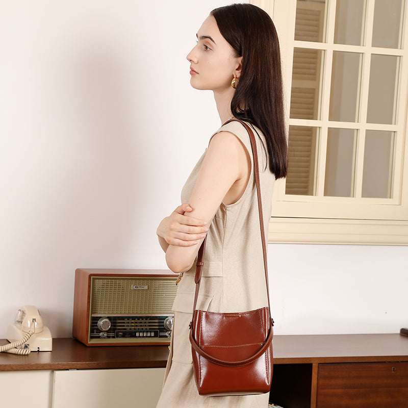 Genuine leather vintage vegetable tanned cowhide bucket bag niche pocket handbag shoulder bag versatile crossbody bag women's bag