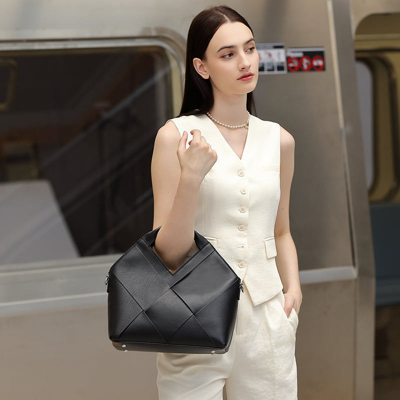 Top layer genuine leather woven handbag inverted triangle design fashionable soft leather handbag crossbody bag for women