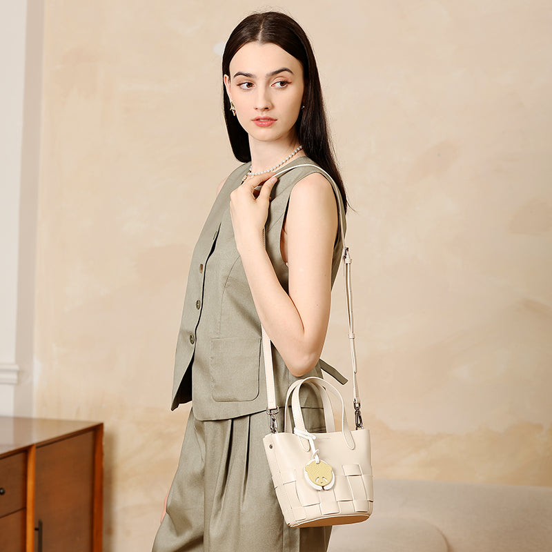 Niche handmade genuine leather woven bucket bag versatile fashion basket bag commuter shoulder messenger bag