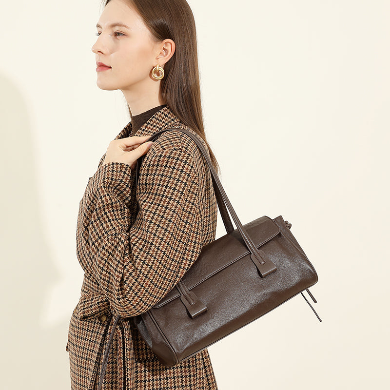 Vegetable Tanned Underarm Bag Baguette Bag