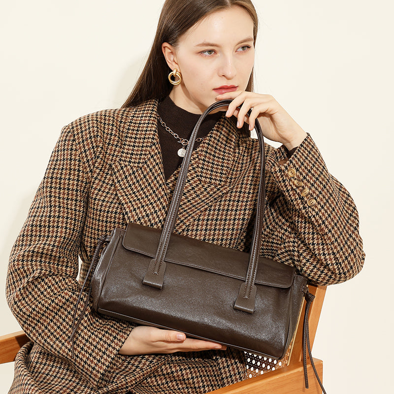 Vegetable Tanned Underarm Bag Baguette Bag